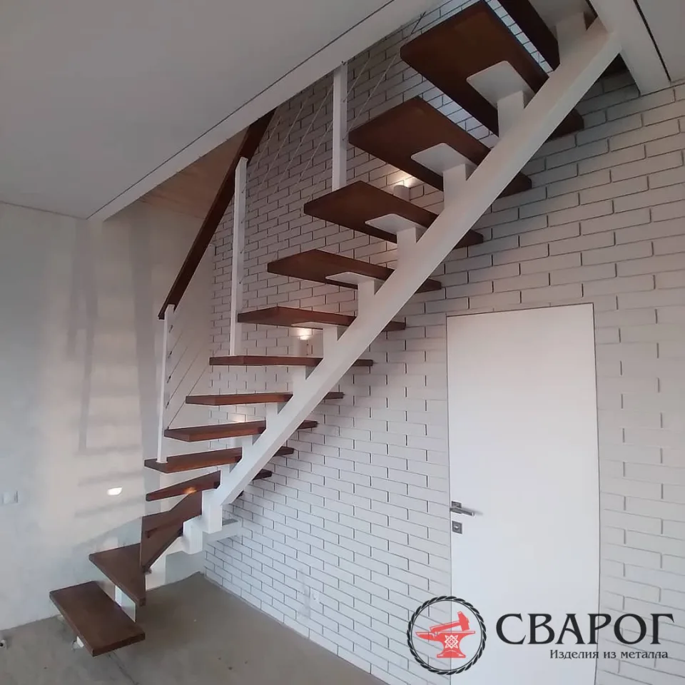 Дизайнерская лестница Венгрия на монокосоуре