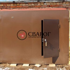 Гаражные распашные утеплённые ворота с калиткой фото 2