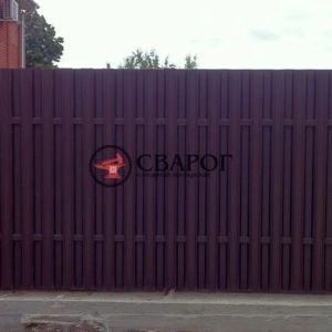 красный забор