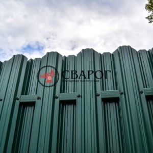 зеленый евроштакетник