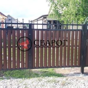 Распашные ворота из евро штакетника 3