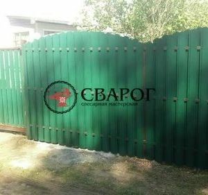 Распашные ворота из евро штакетника 5