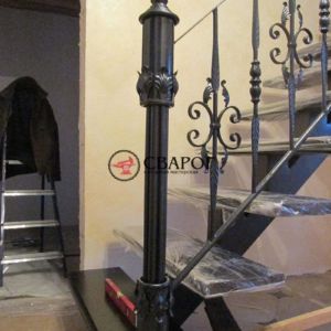 Лестница с кованым ограждением фото 2