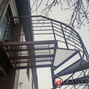 Лестница уличная винтовая фото 4