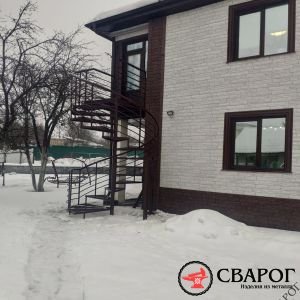 Лестница уличная винтовая фото 3
