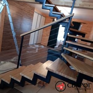 Лестница Ламия с тросовыми перилами 1
