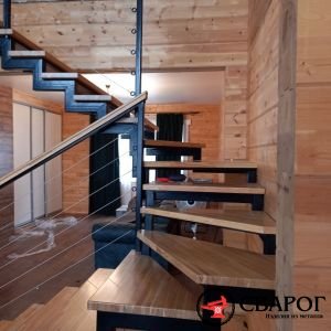 Лестница Ламия с тросовыми перилами 7