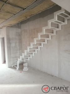 Каркас лестницы на двух косоурах с забежными ступенями 3