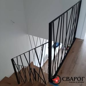 Лестница Сантана на бетонном основании