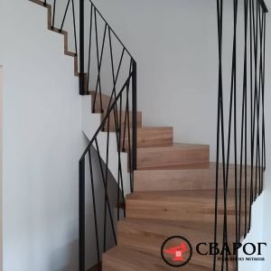 Лестница Сантана на бетонном основании