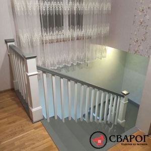 П-образная лестница Гаага с серыми ступенями фото1