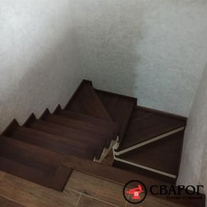 П-образная лестница Кардифф с забежными ступенями фото2