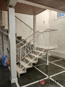 Белая декоративная лестница на мансарду"Сплит" фото1