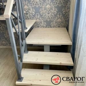 Поворотная лестница "Кьянти" на мансарду