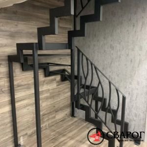 Каркас лестницы с забежными ступенями на косоуре фото2