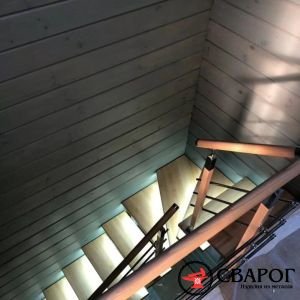 Поворотная лестница на косоурах с забежными ступенями фото4