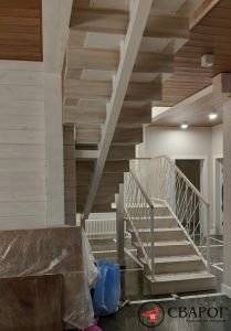 Белая декоративная лестница на мансарду"Сплит" фото8