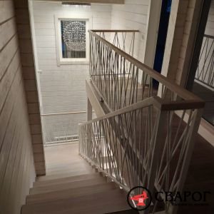 Белая декоративная лестница на мансарду"Сплит"фото12