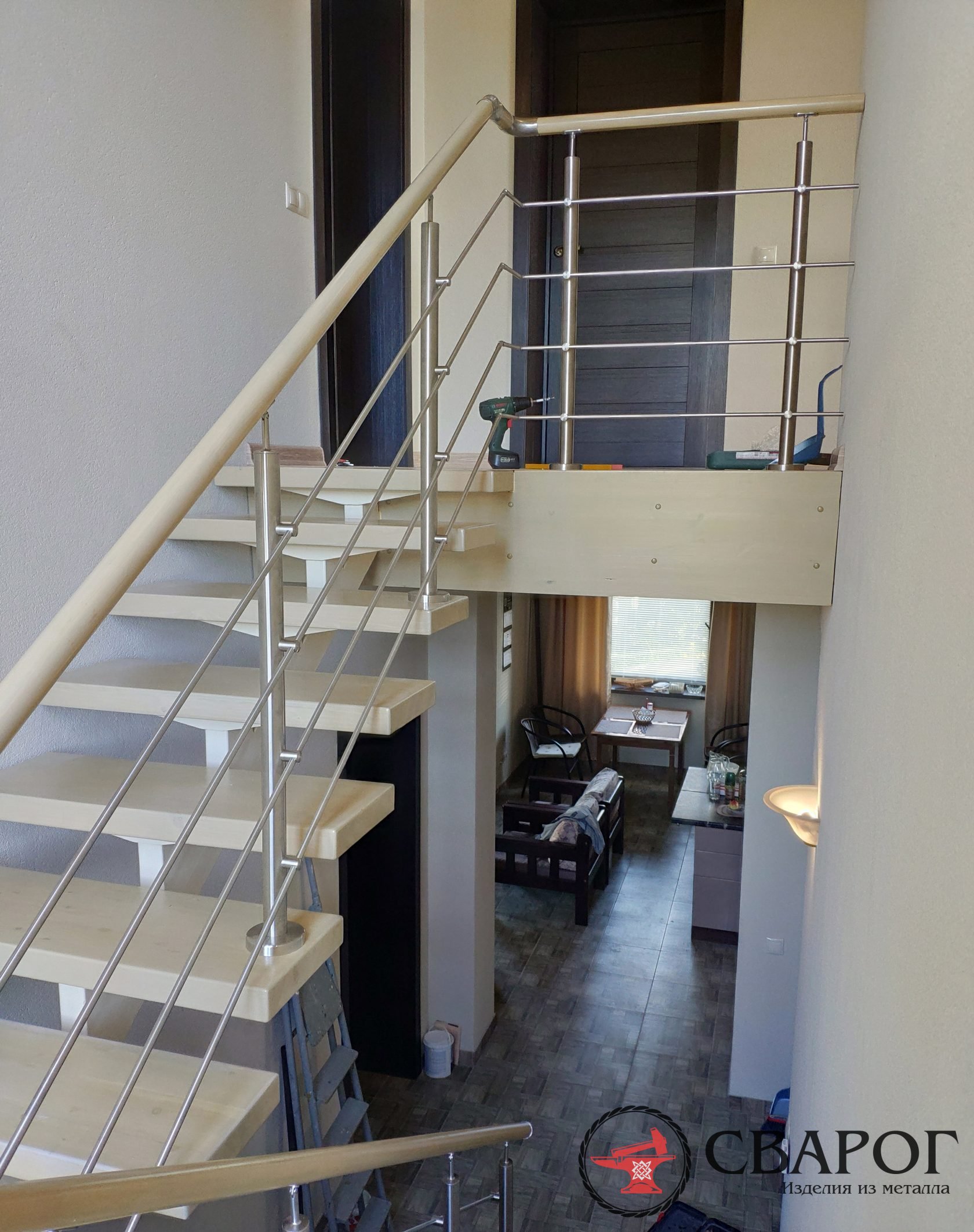 Лестница на монокосоуре с перилами из нержавейки"Тампере" фото5