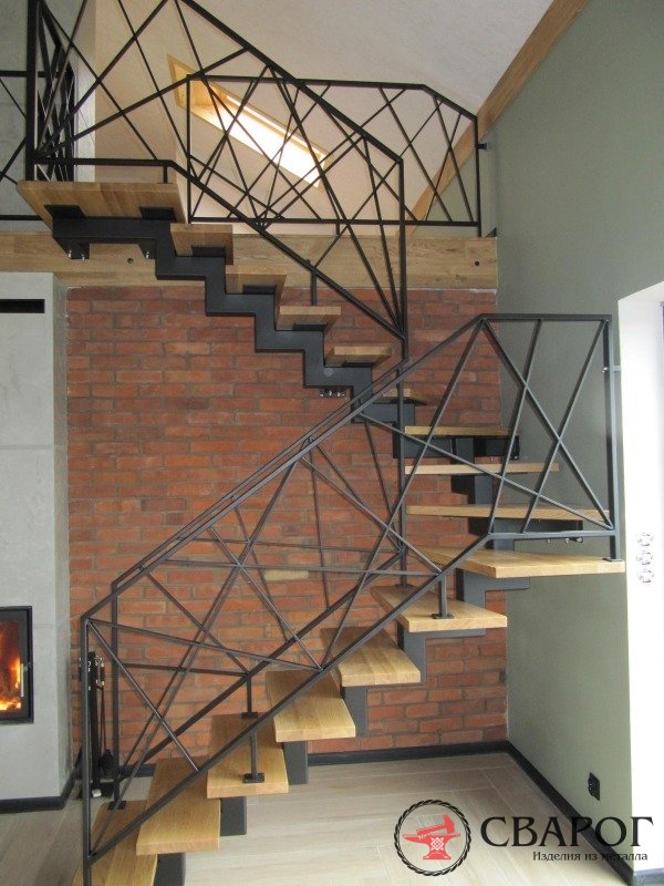 Лестница на антресольный этаж металлическая"Сеута" фото1