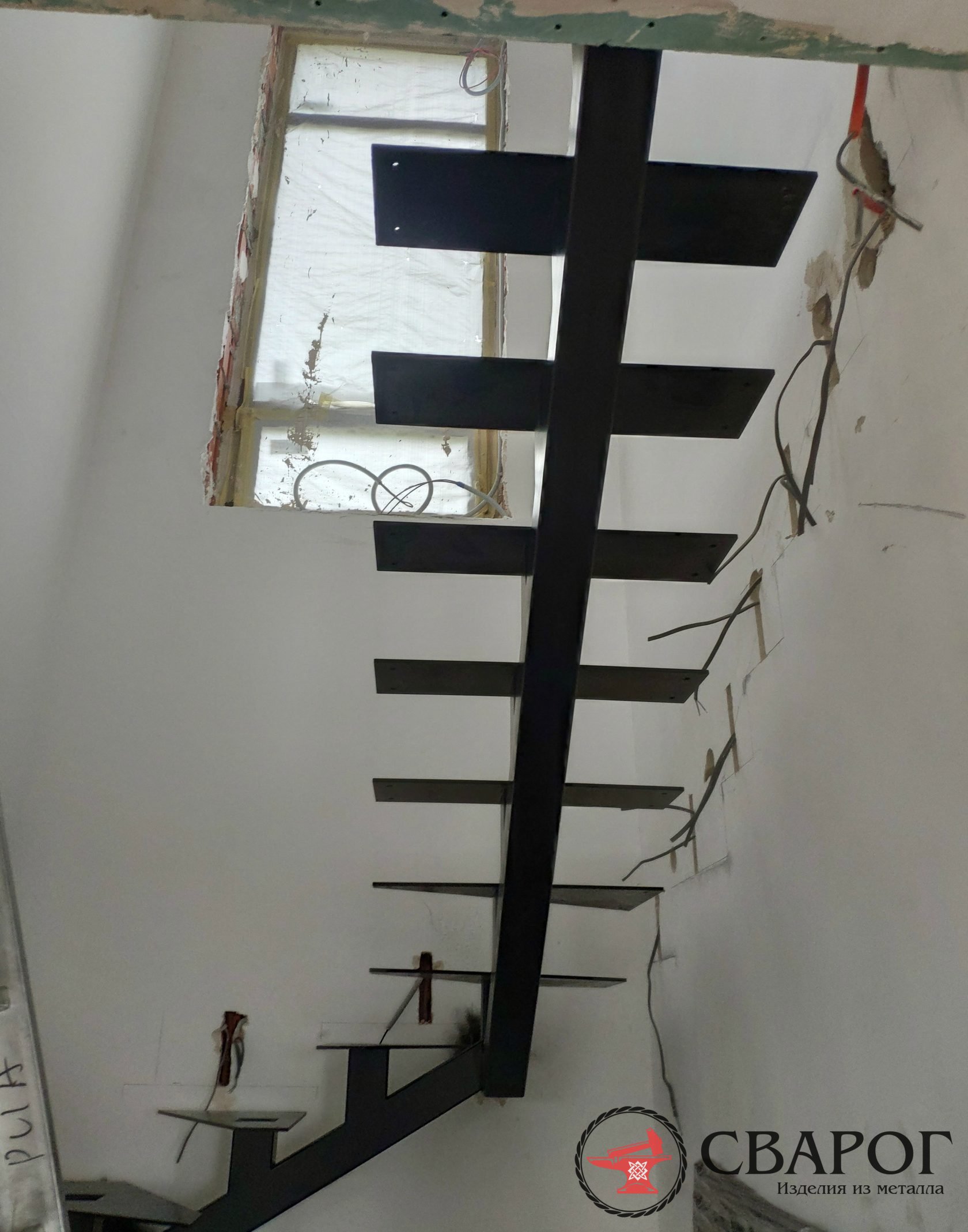 Лестница на монокосоуре с точечной подсветкой "Констанц" фото6