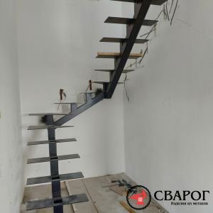 Лестница на монокосоуре с точечной подсветкой "Констанц" фото7