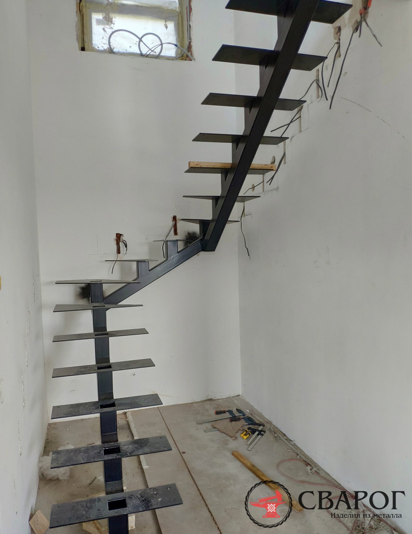 Лестница на монокосоуре с точечной подсветкой "Констанц" фото7