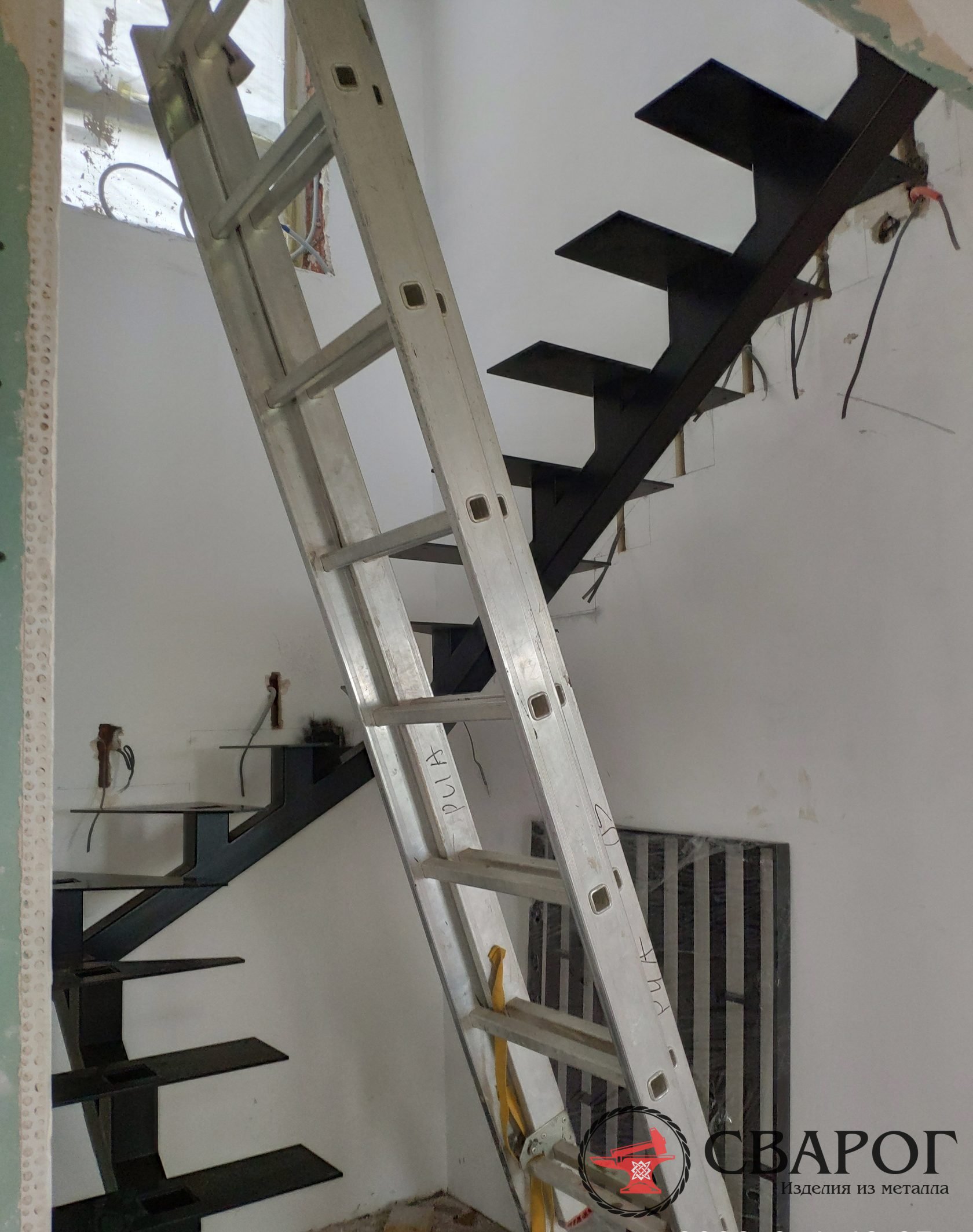 Лестница на монокосоуре с точечной подсветкой "Констанц" фото9